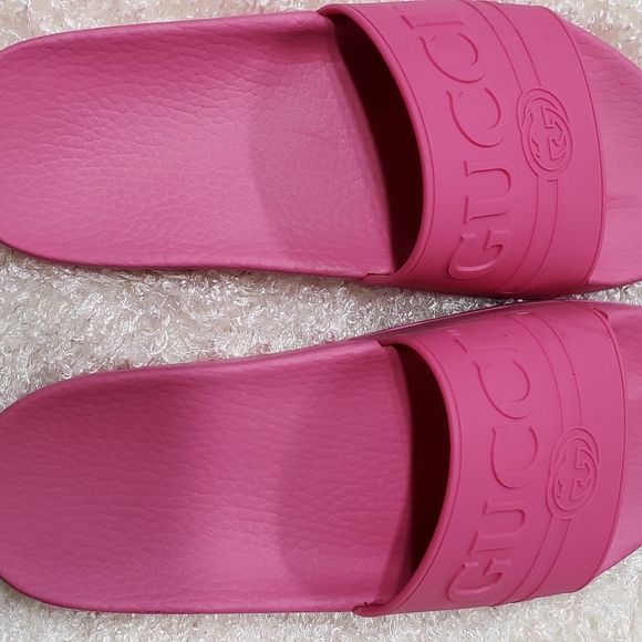 Gucci Fuschia Pool Slide - Picture 4 of 10